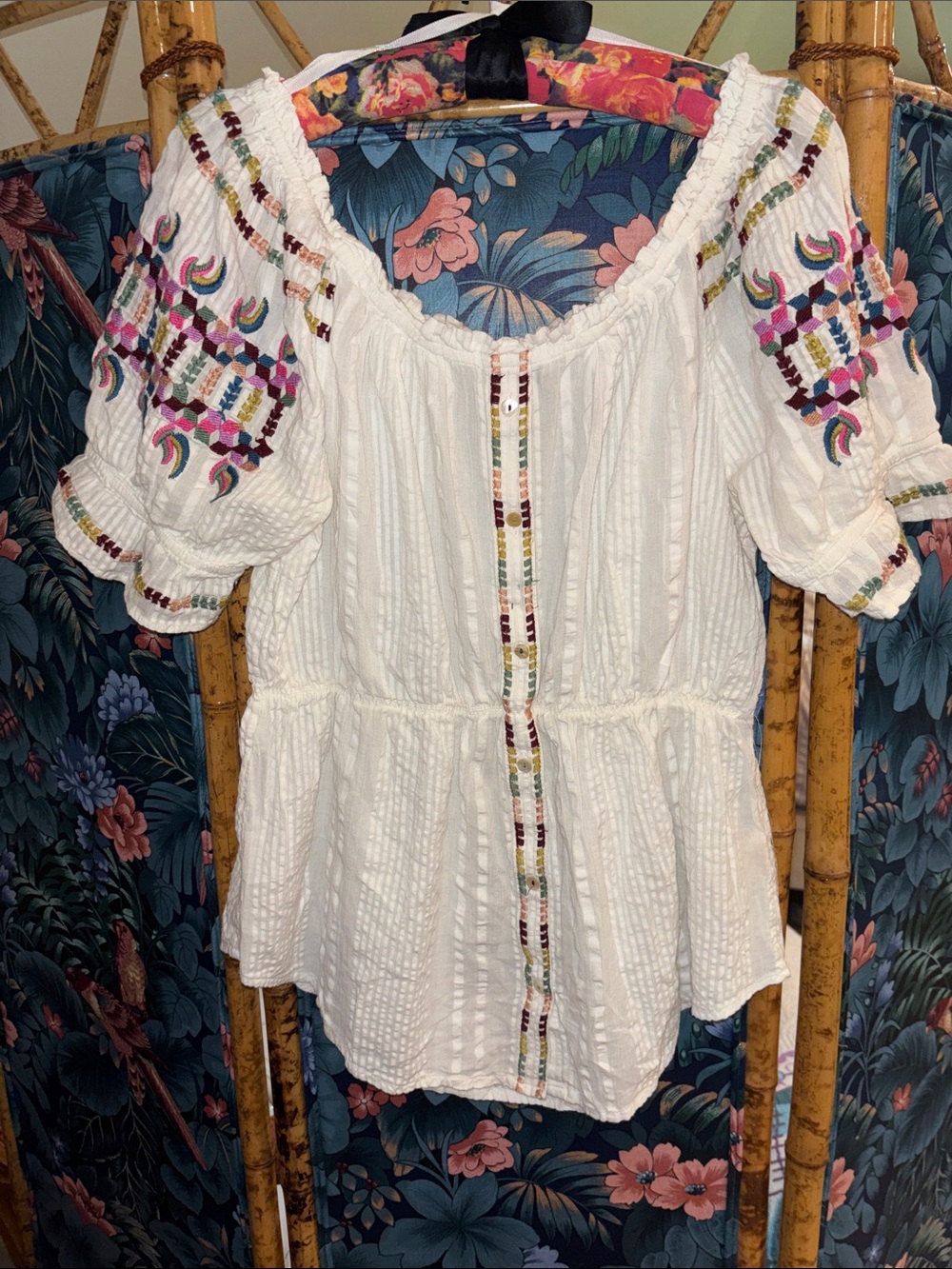 Anthropologie “Akemi and Kin”White Boho Peasant Blouse with Embroidery
